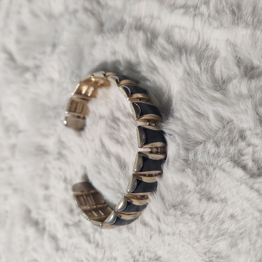 Elegant Black and Gold Bracelet